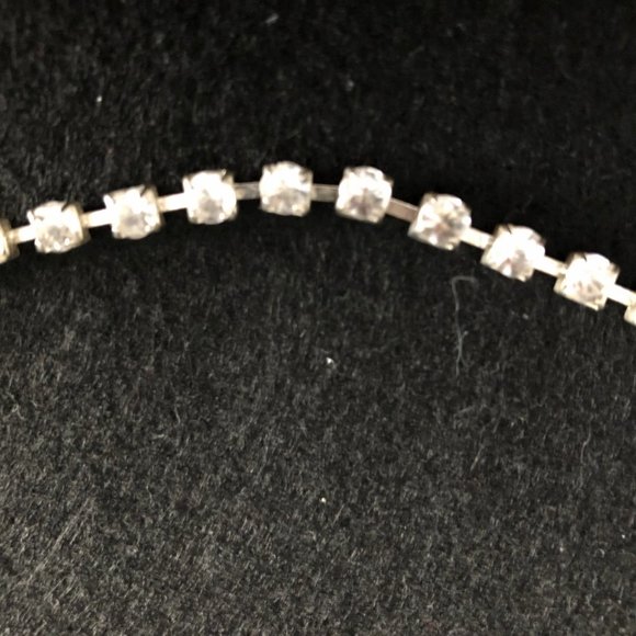 Women's long necklace silver tone metal shiny 32"-34" long - Picture 2 of 5